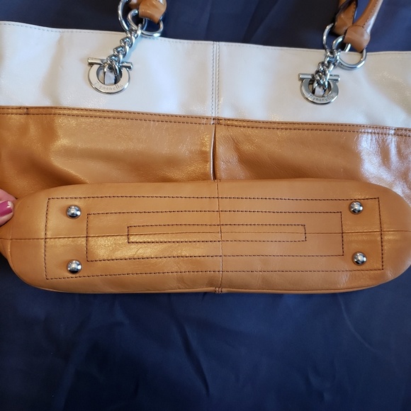 Tignanello Tote - Picture 5 of 8